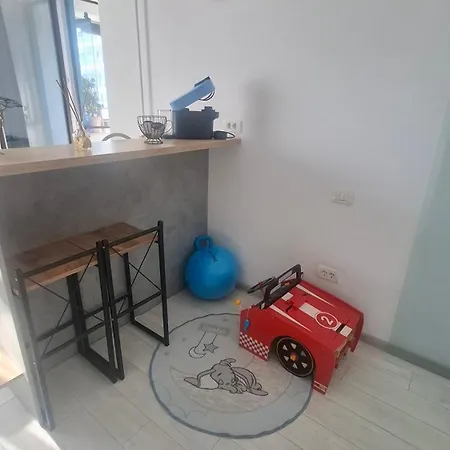 Langa Mare * Navodari
